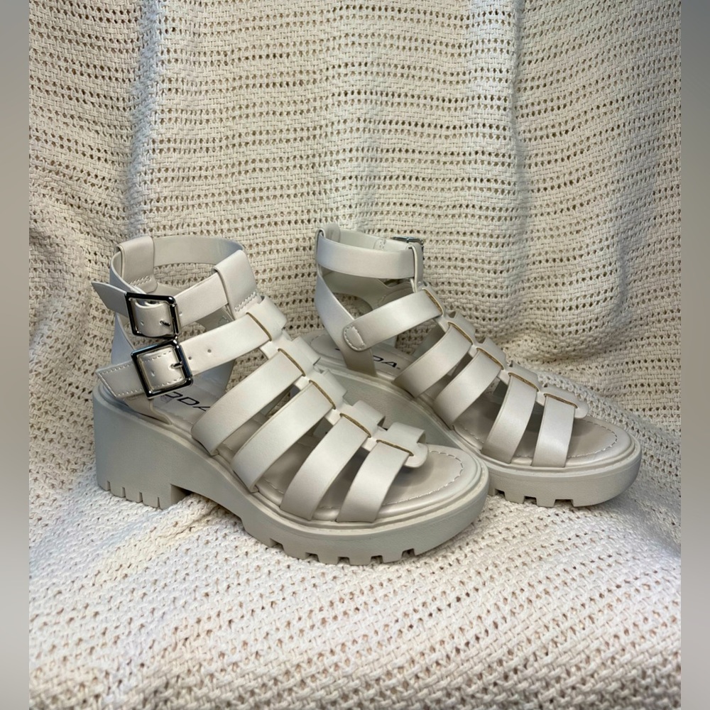 SODA | SODA Women’s Fisherman Flatform Sandals | Size: 5.5